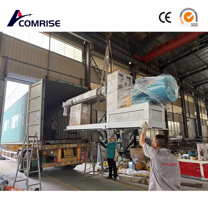 Líne táirgthe píopa trosc a seoladh chuig an Meánoirthear